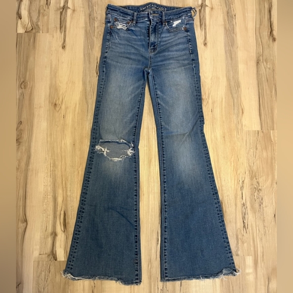 American Eagle Super High Rise - Picture 1 of 4